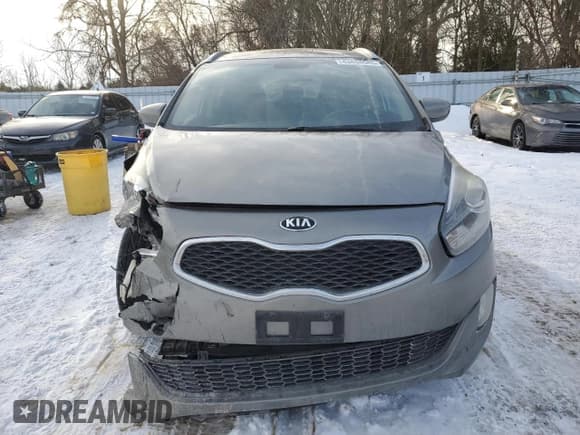 ✅ 2015 Kia Rondo LX • VIN: KNAHT8A36F7115488 • Lot: 43404545. Wystawiony na Copart z przebiegiem 72 920 mil. Bezpłatny archiwum sprzedaży aukcyjnych z USA i szczegółowy raport historii pojazdu na DreamBid. Zdjęcie 5.