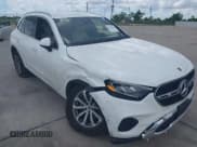 ✅ 2024 Mercedes-Benz GLC 300 • VIN: W1NKM4GB1RU041618 • Lot: 42584160. Wystawiony na IAAI z przebiegiem 16 261 mil. Bezpłatny archiwum sprzedaży aukcyjnych z USA i szczegółowy raport historii pojazdu na DreamBid. Zdjęcie 6.