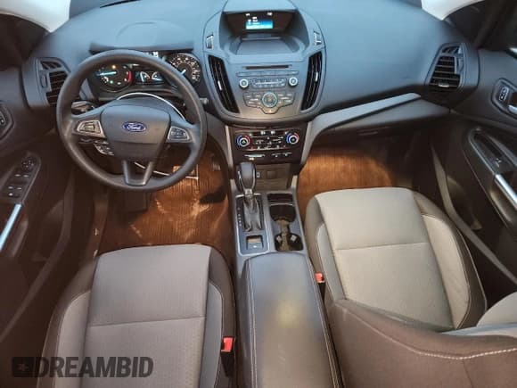 ✅ 2018 Ford Escape SE • VIN: 1FMCU9GD6JUA93269 • Lot: 89873135. Wystawiony na Copart z przebiegiem 53 930 mil. Bezpłatny archiwum sprzedaży aukcyjnych z USA i szczegółowy raport historii pojazdu na DreamBid. Zdjęcie 8.