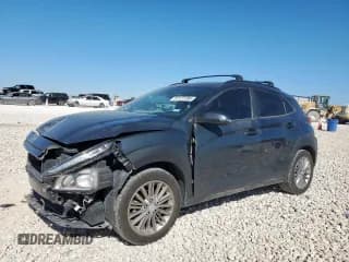 ✅ 2021 Hyundai Kona SEL • VIN: KM8K22AA7MU636477 • Лот: 92127395. Опубликован ранее на Copart с пробегом 106 880 миль. Бесплатный доступ к архиву аукционных продаж из США и подробный отчёт об истории автомобиля на DreamBid. Изображение 1.