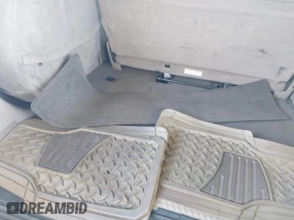 ✅ 2004 Ford Excursion Special Serv • VIN: 1FMNU41LX4EB42063 • Лот: 41829379. Опубликован ранее на IAAI с пробегом 247 432 миль. Бесплатный доступ к архиву аукционных продаж из США и подробный отчёт об истории автомобиля на DreamBid. Изображение 12.