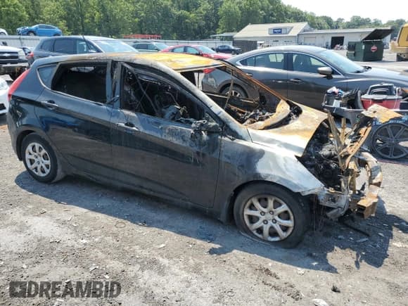 ✅ 2013 Hyundai Accent GS • VIN: KMHCT5AE6DU084654 • Лот: 65801054. Опубликован ранее на Copart с пробегом Не указан. Бесплатный доступ к архиву аукционных продаж из США и подробный отчёт об истории автомобиля на DreamBid. Изображение 4.