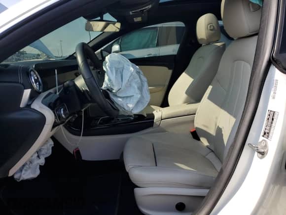 2022 Mercedes-Benz CLA 250 с VIN W1K5J4GB3NN284127, выставлен на аукционе Copart как лот 69290275 с пробегом 49 757 миль миль и Списание • Salvage title. История ставок и продаж доступна на DreamBid. Изображение 7.