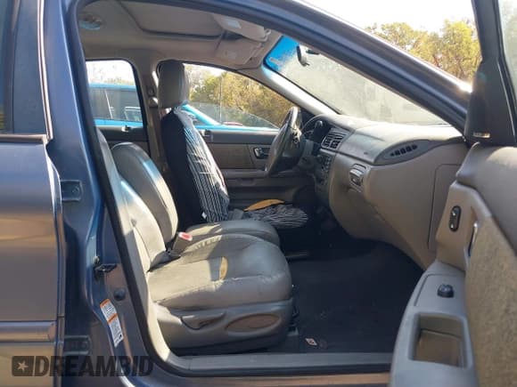 ✅ 2001 Ford Taurus SEL • VIN: 1FAHP56SX1G258514 • Lot: 40548216. Listed on IAAI with 170,805 mi. Free auction sales archive from the USA and detailed vehicle history report at DreamBid. Image 5.