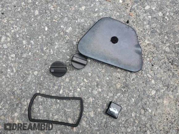 ✅ 1988 Jaguar XJ • VIN: SAJKV1648JC536061 • Lot: 75430264. Wystawiony na Copart z przebiegiem Nie podano. Bezpłatny archiwum sprzedaży aukcyjnych z USA i szczegółowy raport historii pojazdu na DreamBid. Zdjęcie 12.