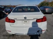 ✅ 2015 BMW 3 Series 328i xDrive • VIN: WBA3B5C55FF961479 • Lot: 90755555. Wystawiony na Copart z przebiegiem 126 824 mil. Bezpłatny archiwum sprzedaży aukcyjnych z USA i szczegółowy raport historii pojazdu na DreamBid. Zdjęcie 6.