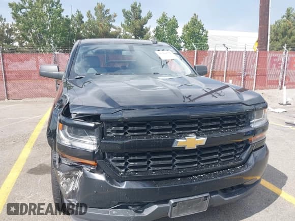 ✅ 2018 Chevrolet Silverado 1500 Custom • VIN: 1GCRCPEH5JZ324547 • Lot: 43389774. Wystawiony na IAAI z przebiegiem 238 932 mil. Bezpłatny archiwum sprzedaży aukcyjnych z USA i szczegółowy raport historii pojazdu na DreamBid. Zdjęcie 12.