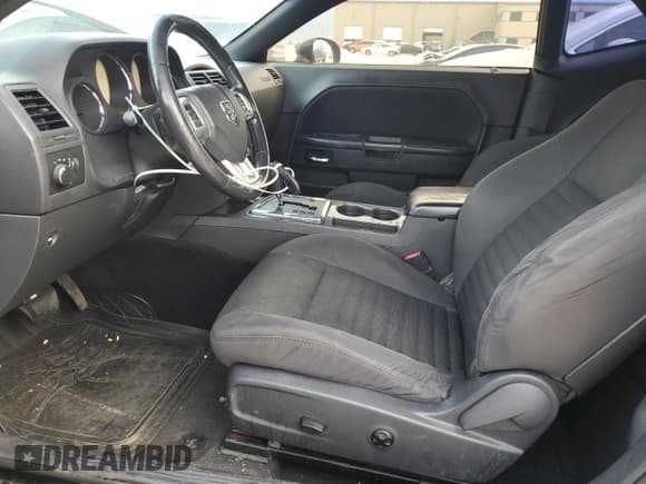 ✅ 2014 Dodge Challenger SXT • VIN: 2C3CDYAG2EH289658 • Lot: 85795924. Wystawiony na Copart z przebiegiem 180 893 mil. Bezpłatny archiwum sprzedaży aukcyjnych z USA i szczegółowy raport historii pojazdu na DreamBid. Zdjęcie 7.