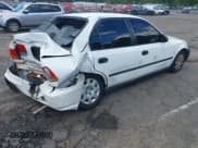 ✅ 1998 Honda Civic DX • VIN: 2HGEJ6624WH557384 • Lot: 42805575. Wystawiony na IAAI z przebiegiem 111 809 mil. Bezpłatny archiwum sprzedaży aukcyjnych z USA i szczegółowy raport historii pojazdu na DreamBid. Zdjęcie 4.