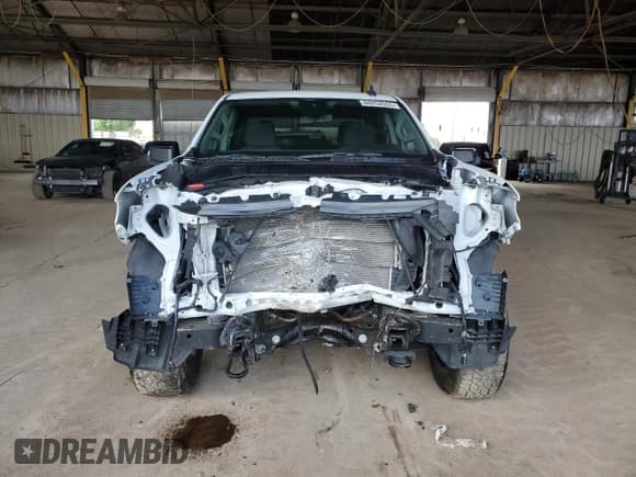 ✅ 2022 Chevrolet Silverado 1500 RST • VIN: 2GCUDEED8N1511837 • Лот: 84252555. Опубликован ранее на Copart с пробегом Не указан. Бесплатный доступ к архиву аукционных продаж из США и подробный отчёт об истории автомобиля на DreamBid. Изображение 5.