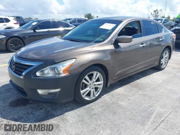 ✅ 2013 Nissan Altima SL • VIN: 1N4BL3AP2DC155852 • Lot: 42977023. Wystawiony na IAAI z przebiegiem 183 974 mil. Bezpłatny archiwum sprzedaży aukcyjnych z USA i szczegółowy raport historii pojazdu na DreamBid. Zdjęcie 2.