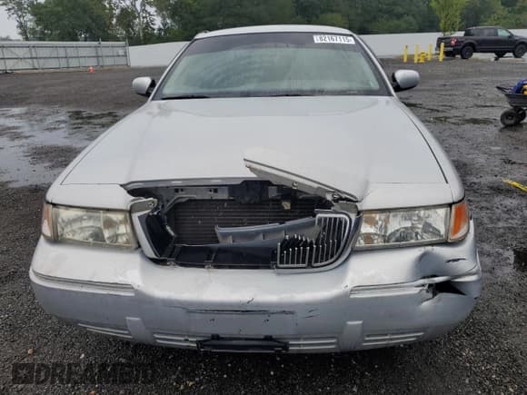 ✅ 1999 Mercury Grand Marquis GS • VIN: 2MEFM74W9XX695997 • Lot: 82167115. Wystawiony na Copart z przebiegiem 154 924 mil. Bezpłatny archiwum sprzedaży aukcyjnych z USA i szczegółowy raport historii pojazdu na DreamBid. Zdjęcie 5.