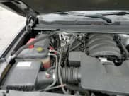 ✅ 2018 Chevrolet Suburban Premier • VIN: 1GNSCJKC0JR226427 • Lot: 45642655. Wystawiony na Copart z przebiegiem 118 421 mil. Bezpłatny archiwum sprzedaży aukcyjnych z USA i szczegółowy raport historii pojazdu na DreamBid. Zdjęcie 16.