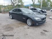 ✅ 2012 BMW 7 Series 750Li • VIN: WBAKB8C52CDX20452 • Lot: 41770824. Wystawiony na IAAI z przebiegiem 80 281 mil. Bezpłatny archiwum sprzedaży aukcyjnych z USA i szczegółowy raport historii pojazdu na DreamBid. Zdjęcie 1.