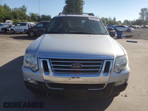 ✅ 2010 Ford Explorer Sport Trac XLT • VIN: 1FMEU3BE3AUA29261 • Lot: 60152165. Wystawiony na Copart z przebiegiem 159 834 mil. Bezpłatny archiwum sprzedaży aukcyjnych z USA i szczegółowy raport historii pojazdu na DreamBid. Zdjęcie 5.