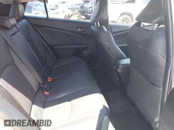 ✅ 2021 Toyota Prius LE • VIN: JTDKAMFP3M3187644 • Lot: 42443171. Wystawiony na IAAI z przebiegiem 126 977 mil. Bezpłatny archiwum sprzedaży aukcyjnych z USA i szczegółowy raport historii pojazdu na DreamBid. Zdjęcie 8.