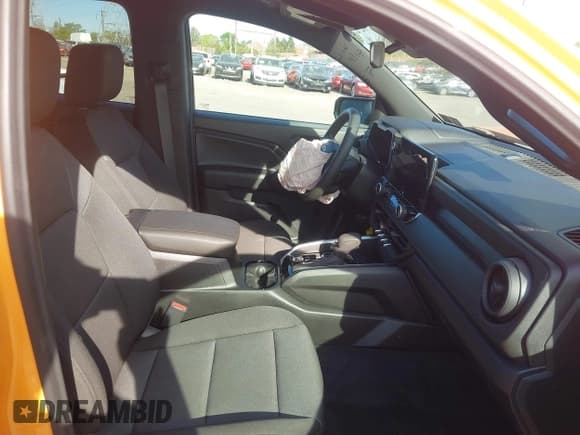 ✅ 2025 Chevrolet Colorado 4WD Work Truck • VIN: 1GCPTBEK0S1164857 • Lot: 42074353. Listed on IAAI with 92 mi. Free auction sales archive from the USA and detailed vehicle history report at DreamBid. Image 5.