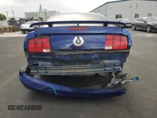 ✅ 2005 Ford Mustang Deluxe • VIN: 1ZVFT80N755139397 • Lot: 91288255. Wystawiony na Copart z przebiegiem 163 478 mil. Bezpłatny archiwum sprzedaży aukcyjnych z USA i szczegółowy raport historii pojazdu na DreamBid. Zdjęcie 6.