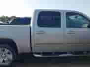 ✅ 2008 GMC Sierra 1500 SLE1 • VIN: 2GTEC13J781171948 • Lot: 43498929. Wystawiony na IAAI z przebiegiem 261 843 mil. Bezpłatny archiwum sprzedaży aukcyjnych z USA i szczegółowy raport historii pojazdu na DreamBid. Zdjęcie 13.