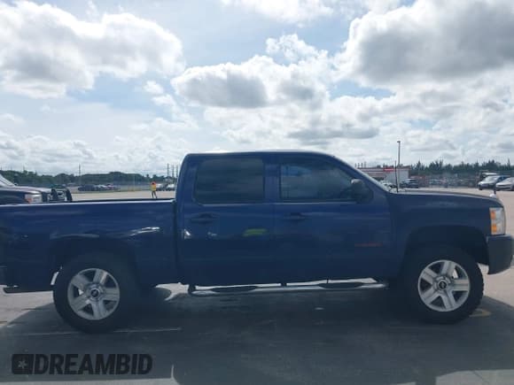 ✅ 2007 Chevrolet Silverado 1500 LTZ • VIN: 2GCEC13Y471547257 • Lot: 43568799. Listed on IAAI with 179,643 mi. Free auction sales archive from the USA and detailed vehicle history report at DreamBid. Image 13.