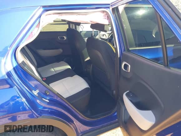 ✅ 2022 Hyundai Venue SEL • VIN: KMHRC8A30NU178265 • Lot: 43317179. Wystawiony na IAAI z przebiegiem 31 971 mil. Bezpłatny archiwum sprzedaży aukcyjnych z USA i szczegółowy raport historii pojazdu na DreamBid. Zdjęcie 8.