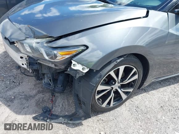 ✅ 2018 Nissan Maxima SV • VIN: 1N4AA6AP1JC369052 • Lot: 42974237. Wystawiony na IAAI z przebiegiem 134 500 mil. Bezpłatny archiwum sprzedaży aukcyjnych z USA i szczegółowy raport historii pojazdu na DreamBid. Zdjęcie 6.