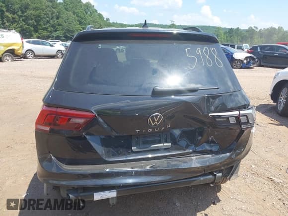 ✅ 2024 Volkswagen Tiguan S • VIN: 3VVRB7AX2RM041909 • Lot: 42665616. Listed on IAAI with 43,092 mi. Free auction sales archive from the USA and detailed vehicle history report at DreamBid. Image 16.
