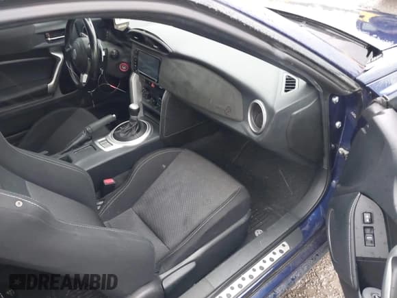 ✅ 2019 Toyota 86 • VIN: JF1ZNAA12K8701266 • Лот: 42507464. Опубликован ранее на IAAI с пробегом 124 935 миль. Бесплатный доступ к архиву аукционных продаж из США и подробный отчёт об истории автомобиля на DreamBid. Изображение 5.