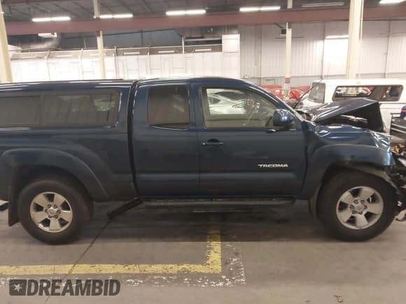 ✅ 2006 Toyota Tacoma • VIN: 5TEUU42N06Z265256 • Lot: 41371660. Wystawiony na IAAI z przebiegiem 153 557 mil. Bezpłatny archiwum sprzedaży aukcyjnych z USA i szczegółowy raport historii pojazdu na DreamBid. Zdjęcie 14.