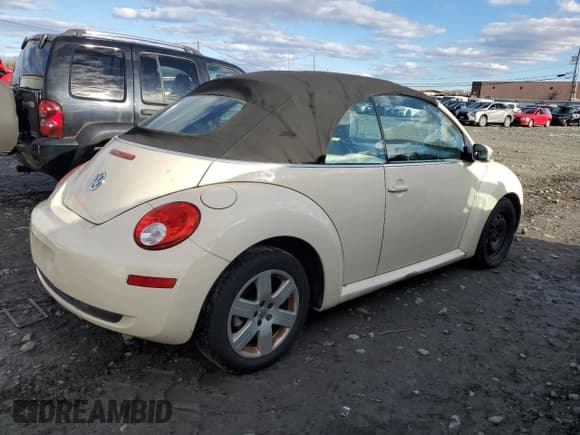 ✅ 2007 Volkswagen Beetle • VIN: 3VWRF31Y47M420506 • Lot: 87114504. Listed on Copart with 119,300 mi. Free auction sales archive from the USA and detailed vehicle history report at DreamBid. Image 3.