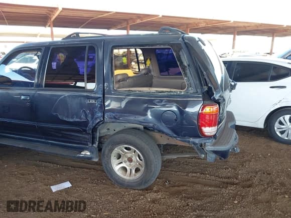 ✅ 2000 Ford Explorer • VIN: 1FMDU85P6YZB43659 • Лот: 43534460. Опубликован ранее на IAAI с пробегом Не указан. Бесплатный доступ к архиву аукционных продаж из США и подробный отчёт об истории автомобиля на DreamBid. Изображение 6.