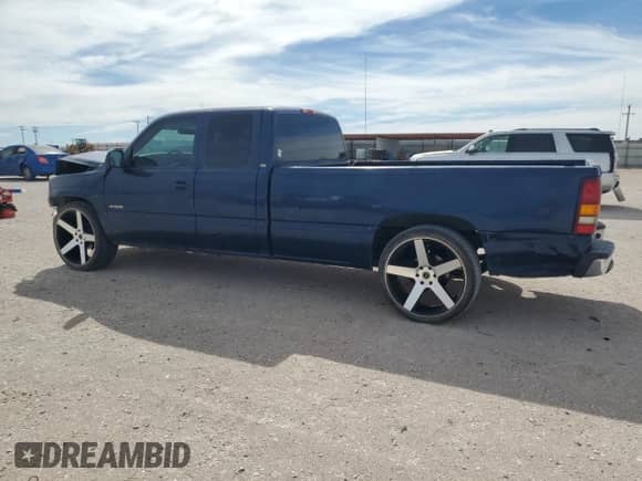 2002 Chevrolet Silverado 1500 with VIN 1GCEC19T72E170006, listed as a Copart auction lot 48615565 with 361,904 mi miles and Salvage title. Bid and sale history available at DreamBid. Image 2.