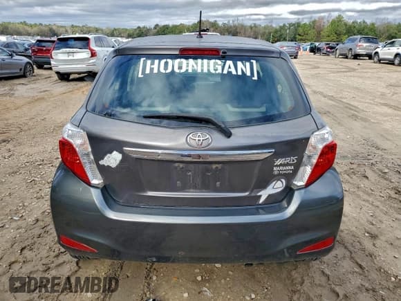 ✅ 2013 Toyota Yaris LE • VIN: JTDKTUD33DD567135 • Lot: 95348725. Wystawiony na Copart z przebiegiem 241 483 mil. Bezpłatny archiwum sprzedaży aukcyjnych z USA i szczegółowy raport historii pojazdu na DreamBid. Zdjęcie 6.