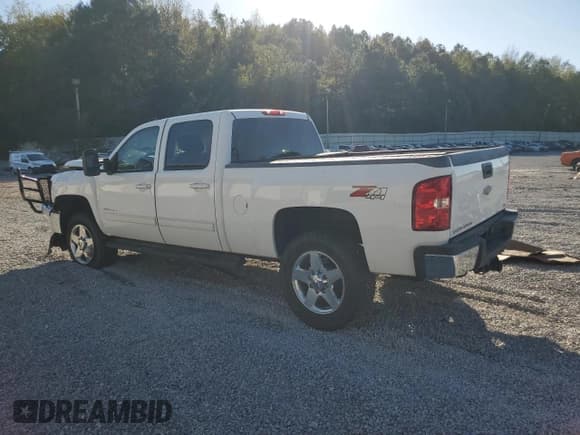 ✅ 2011 Chevrolet Silverado 2500HD LTZ • VIN: 1GC1KYEG7BF102592 • Lot: 89532495. Listed on Copart with 160,428 mi. Free auction sales archive from the USA and detailed vehicle history report at DreamBid. Image 2.