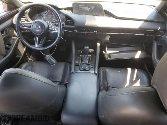 ✅ 2020 Mazda 3 Premium • VIN: JM1BPBNM1L1164240 • Lot: 61675365. Wystawiony na Copart z przebiegiem 90 509 mil. Bezpłatny archiwum sprzedaży aukcyjnych z USA i szczegółowy raport historii pojazdu na DreamBid. Zdjęcie 8.