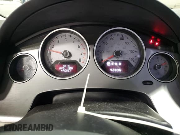 ✅ 2014 Volkswagen Routan SE • VIN: 2C4RVABG8ER135197 • Лот: 86728604. Опубликован ранее на Copart с пробегом 92 836 миль. Бесплатный доступ к архиву аукционных продаж из США и подробный отчёт об истории автомобиля на DreamBid. Изображение 9.