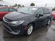 ✅ 2018 Chrysler Pacifica Touring Plus • VIN: 2C4RC1FGXJR317171 • Lot: 43546010. Wystawiony na IAAI z przebiegiem 104 542 mil. Bezpłatny archiwum sprzedaży aukcyjnych z USA i szczegółowy raport historii pojazdu na DreamBid. Zdjęcie 17.