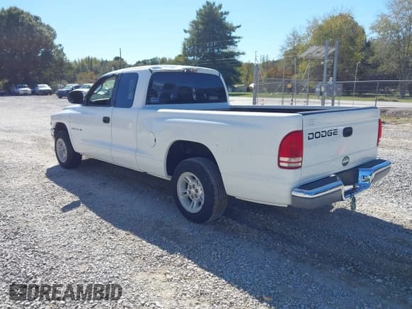 ✅ 2000 Dodge Dakota • VIN: 1B7GL22X2YS632901 • Lot: 43488459. Listed on IAAI with 168,690 mi. Free auction sales archive from the USA and detailed vehicle history report at DreamBid. Image 3.