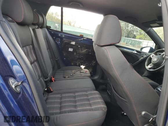 ✅ 2011 Volkswagen Golf GTI Autobahn • VIN: WVWHV7AJ8BW187296 • Lot: 46696405. Wystawiony na Copart z przebiegiem Nie podano. Bezpłatny archiwum sprzedaży aukcyjnych z USA i szczegółowy raport historii pojazdu na DreamBid. Zdjęcie 10.