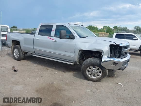 ✅ 2015 Chevrolet Silverado 2500HD LTZ • VIN: 1GC1KWEG0FF172722 • Лот: 42666210. Опубликован ранее на IAAI с пробегом 92 699 миль. Бесплатный доступ к архиву аукционных продаж из США и подробный отчёт об истории автомобиля на DreamBid. Изображение 1.