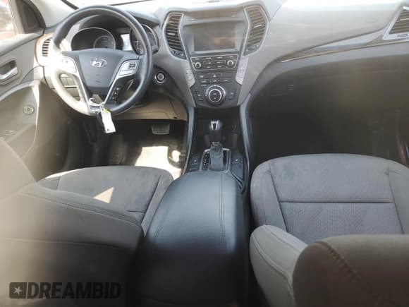 ✅ 2018 Hyundai Santa Fe 2.4L • VIN: 5XYZU3LB2JG561483 • Лот: 60343064. Опубликован ранее на Copart с пробегом 128 845 миль. Бесплатный доступ к архиву аукционных продаж из США и подробный отчёт об истории автомобиля на DreamBid. Изображение 8.