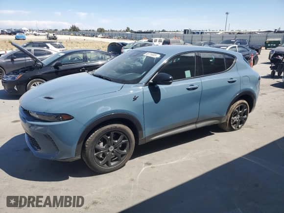 ✅ 2024 Dodge Hornet R/T • VIN: ZACPDFCW2R3A07553 • Lot: 68716005. Wystawiony na Copart z przebiegiem 14 924 mil mil. Skorzystaj z bezpłatnego archiwum sprzedaży aukcyjnych z USA i zobacz szczegółowy raport historii pojazdu na DreamBid. Zdjęcie 1.