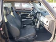 ✅ 2002 MINI Hardtop • VIN: WMWRC33422TC37704 • Lot: 42568511. Wystawiony na IAAI z przebiegiem 131 887 mil. Bezpłatny archiwum sprzedaży aukcyjnych z USA i szczegółowy raport historii pojazdu na DreamBid. Zdjęcie 5.