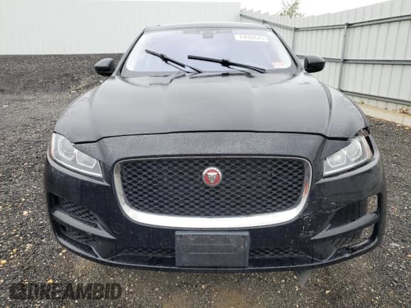 ✅ 2017 Jaguar F-Pace 35t Premium • VIN: SADCJ2BV9HA056611 • Lot: 71692625. Wystawiony na Copart z przebiegiem 101 855 mil. Bezpłatny archiwum sprzedaży aukcyjnych z USA i szczegółowy raport historii pojazdu na DreamBid. Zdjęcie 5.