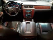 ✅ 2009 Chevrolet Tahoe 2LT • VIN: 1GNFK23059R284673 • Lot: 89450175. Wystawiony na Copart z przebiegiem 224 015 mil. Bezpłatny archiwum sprzedaży aukcyjnych z USA i szczegółowy raport historii pojazdu na DreamBid. Zdjęcie 8.