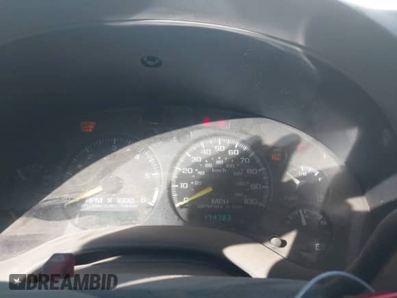 2001 Chevrolet S-10 LS z VIN 1GCCS19W718127089, wystawiony jako IAAI lot #43592974 z przebiegiem 174 783 mil mil oraz . Historia ofert i sprzedaży dostępna na DreamBid. Obrazek 7.