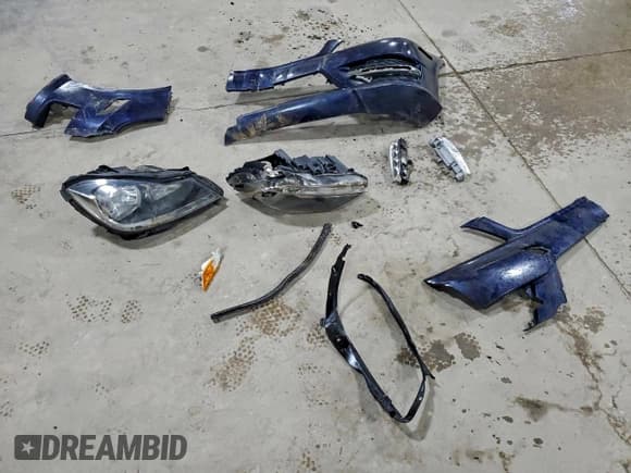 ✅ 2014 Mercedes-Benz C 300 Sport • VIN: WDDGF8ABXEG246392 • Lot: 94164335. Wystawiony na Copart z przebiegiem 88 761 mil. Bezpłatny archiwum sprzedaży aukcyjnych z USA i szczegółowy raport historii pojazdu na DreamBid. Zdjęcie 12.