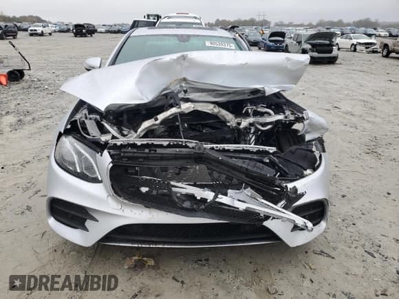 ✅ 2019 Mercedes-Benz E 450 • VIN: WDDZF6JBXKA490748 • Lot: 90539375. Wystawiony na Copart z przebiegiem 27 242 mil. Bezpłatny archiwum sprzedaży aukcyjnych z USA i szczegółowy raport historii pojazdu na DreamBid. Zdjęcie 5.