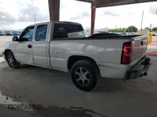 2006 Chevrolet Silverado 1500 Work Truck z VIN 1GCEC19V86Z170676, wystawiony jako Copart lot #67197995 z przebiegiem 268 869 mil mil oraz Szkoda całkowita • Salvage title. Historia ofert i sprzedaży dostępna na DreamBid. Obrazek 2.