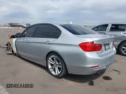 ✅ 2015 BMW 3 Series 320i xDrive • VIN: WBA3C3G52FNS75840 • Lot: 41873015. Wystawiony na IAAI z przebiegiem Nie podano. Bezpłatny archiwum sprzedaży aukcyjnych z USA i szczegółowy raport historii pojazdu na DreamBid. Zdjęcie 3.
